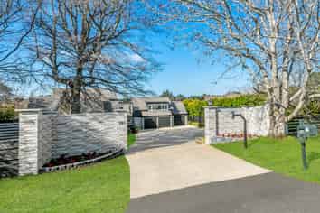 281 Point View Drive, Shamrock Park