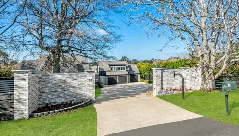 281 Point View Drive, Shamrock Park
