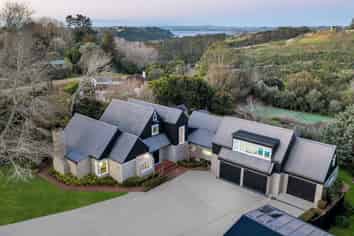 281 Point View Drive, Shamrock Park