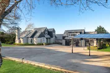 281 Point View Drive, Shamrock Park