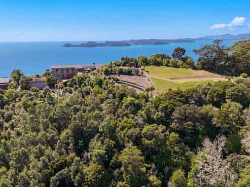 51 Russell Heights, Russell