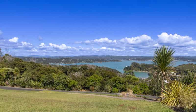 51 Russell Heights, Russell