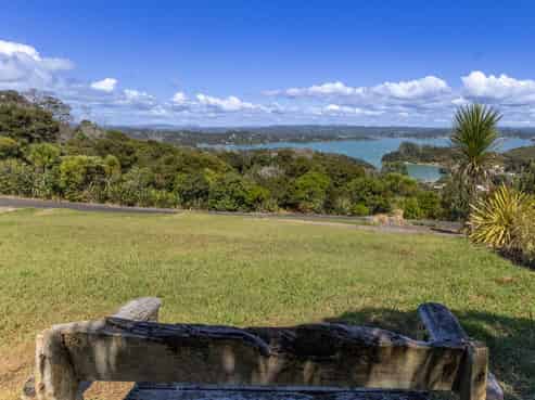51 Russell Heights, Russell