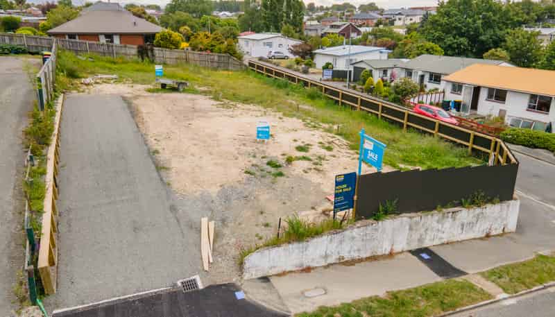 62a Avenue Road, West End