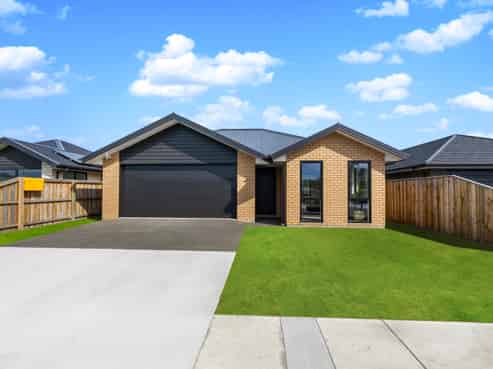 53 Stackwood Avenue, Ravenswood