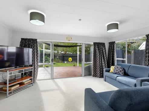 1/4 Beryl Grove, Birchville
