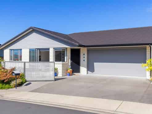 9/4 Greystone Place, Omokoroa