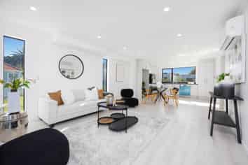 37D Erima Avenue, Point England