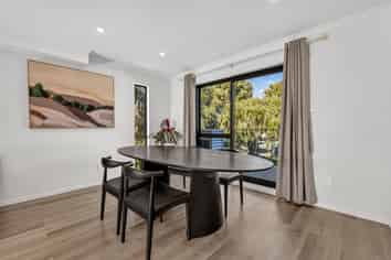 37D Erima Avenue, Point England