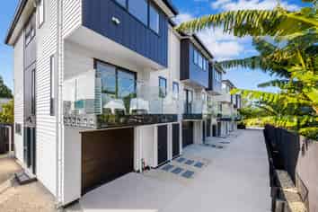37D Erima Avenue, Point England