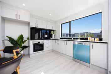 37D Erima Avenue, Point England