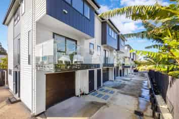 37D Erima Avenue, Point England