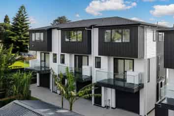 37D Erima Avenue, Point England