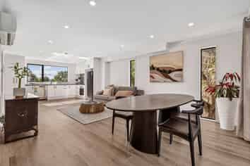 37D Erima Avenue, Point England