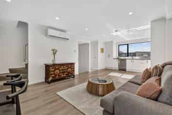 37D Erima Avenue, Point England