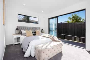 37D Erima Avenue, Point England
