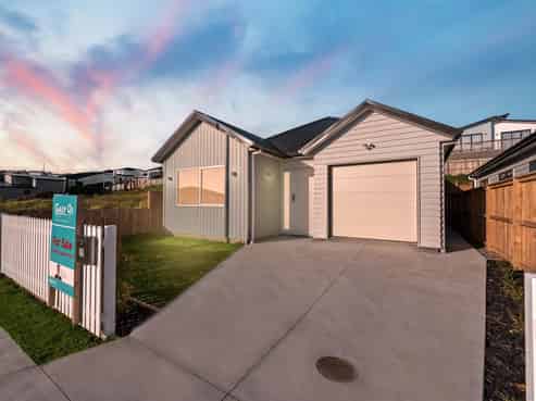 17 Whakairo Crescent, Gulf Harbour