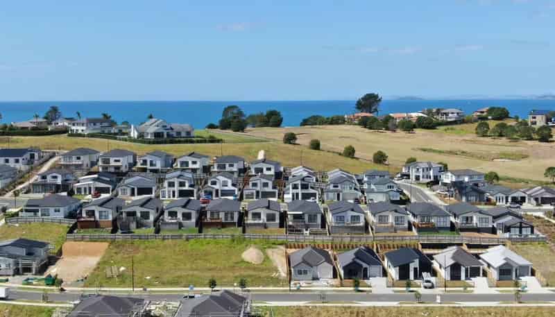   Whakairo Crescent, Gulf Harbour