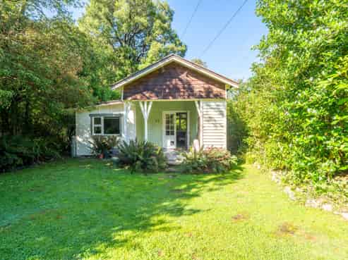 6 Lookout Road, Mesopotamia