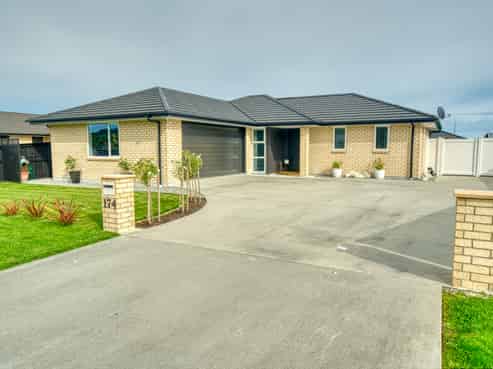 174 Coulson Road, Paroa