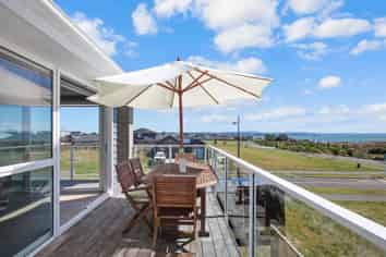 9 Whata Street, Clarks Beach