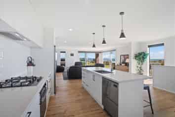 9 Whata Street, Clarks Beach