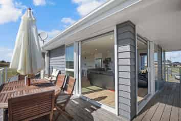 9 Whata Street, Clarks Beach