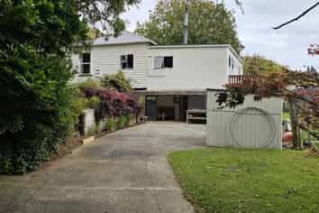 869 Junction Road, Inglewood