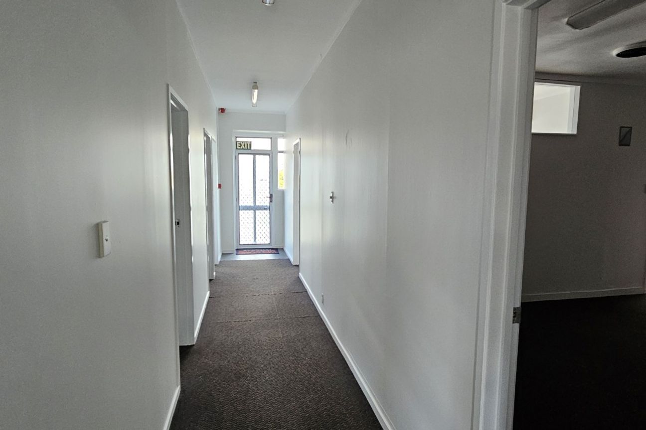 Spacious & Tidy office space for lease - Veel