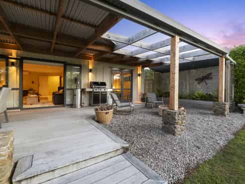 853B Dairy Flat Highway, Dairy Flat