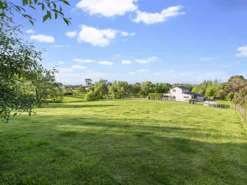 853B Dairy Flat Highway, Dairy Flat