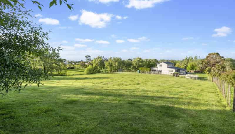 853B Dairy Flat Highway, Dairy Flat