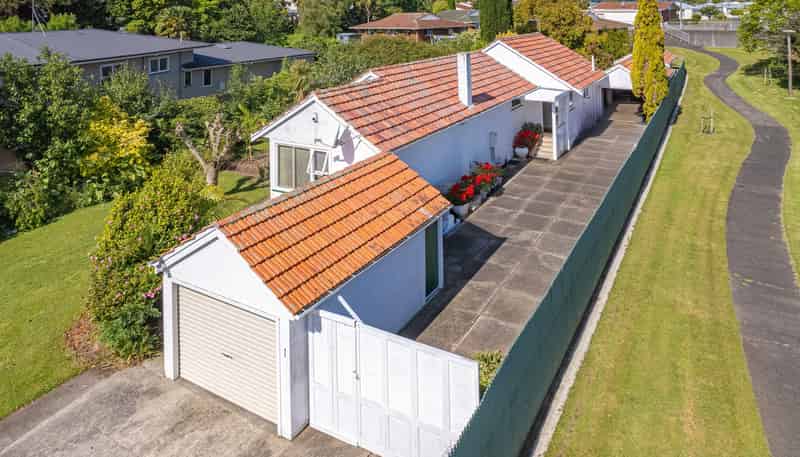 138 Anzac Parade, Whanganui East
