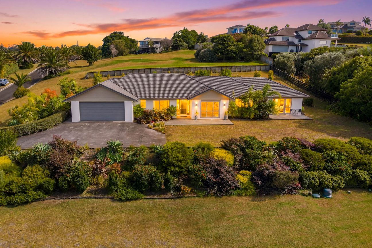 Beautiful Riverview Home - Priced to Sell - Vista 4