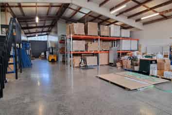PRIME PARNELL 726M² INDUSTRIAL / SHOWROOM
