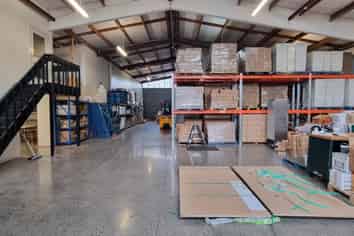 PRIME PARNELL 726M² INDUSTRIAL / SHOWROOM
