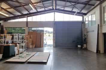 PRIME PARNELL 726M² INDUSTRIAL / SHOWROOM
