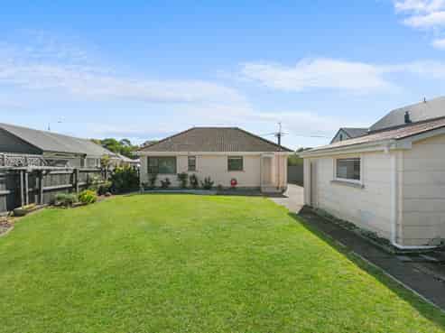 16 Bassett Street, Burwood