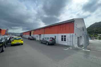 Prime Warehouse & Prime Location