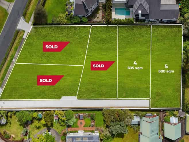 11 Oscar Road, Greenhithe