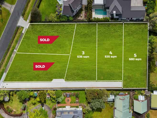 11 Oscar Road, Greenhithe