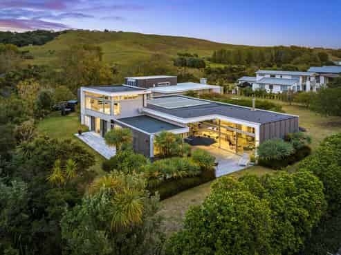 64 Taumata Road, Omaha