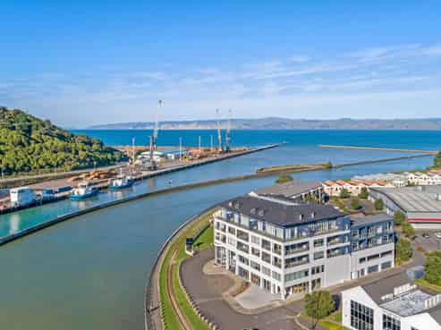 305/4 Reads Quay, Gisborne