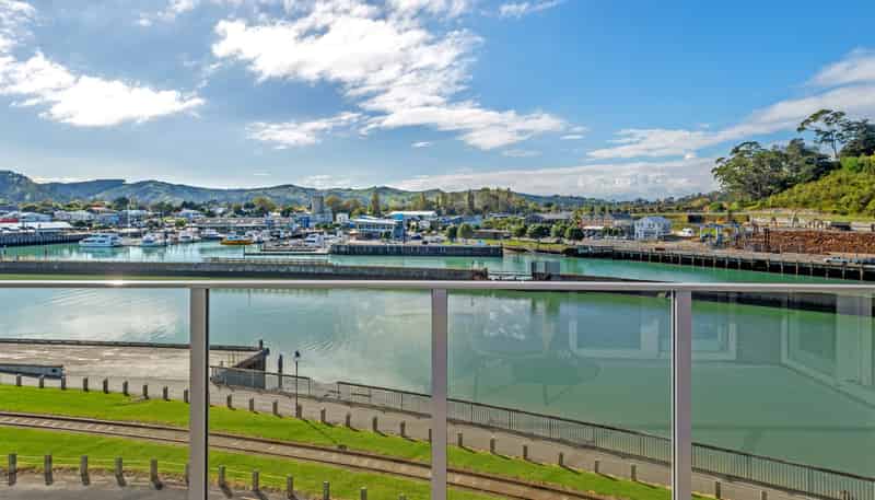 305/4 Reads Quay, Gisborne