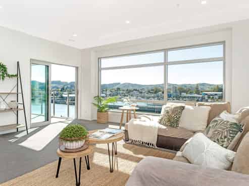 305/4 Reads Quay, Gisborne