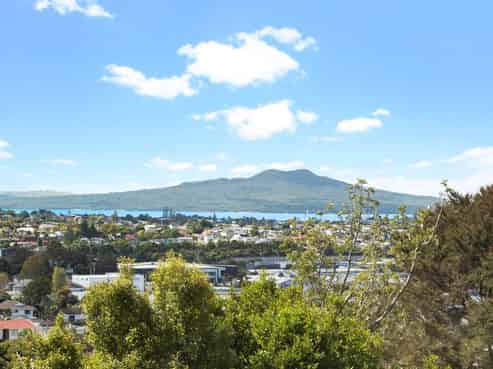 Lots 1-5/28 Girrahween Drive, Totara Vale