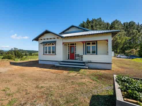 1106 Egmont Road, Egmont Village