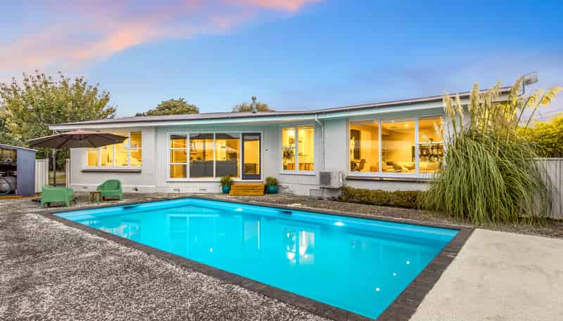 7 Motukaraka Point, Pauatahanui