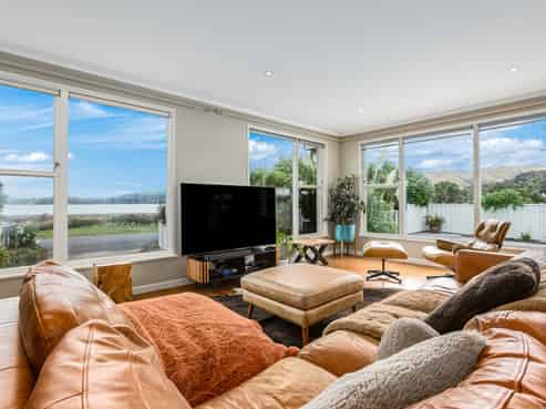 7 Motukaraka Point, Pauatahanui