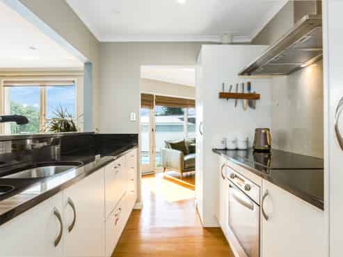 7 Motukaraka Point, Pauatahanui